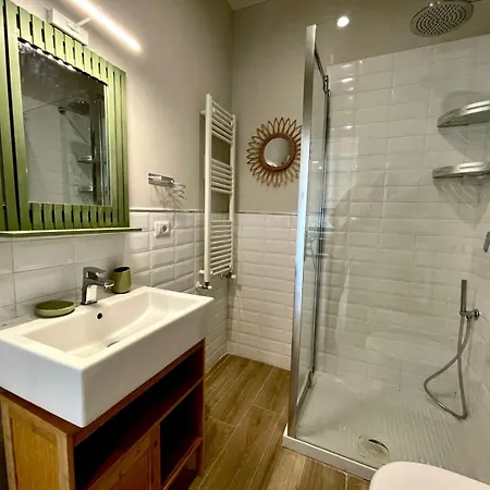 ゲストハウス Elements ローマ